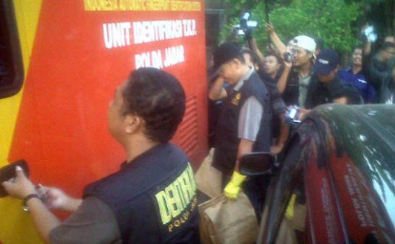4 Rangkaian Bom Ditemukan di Rumah Mertua Adik M Syarif