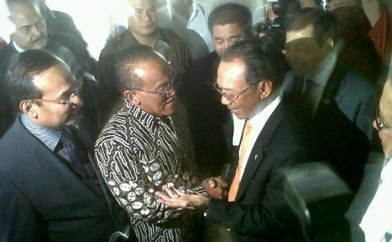 Korban Lapindo Jalan Kaki ke Jakarta, Ical: Capek Dong!