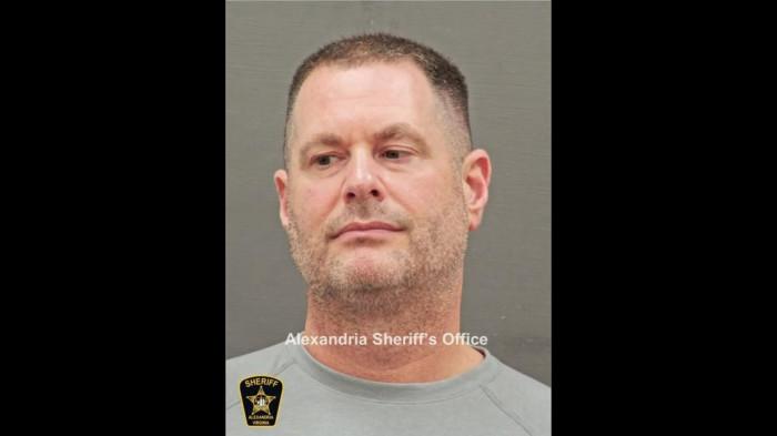 AGEN CIA GADUNGAN - David Rush, mantan pejabat senior CIA yang dituduh mencuri emas batangan senilai $40 juta. (Kantor Sheriff Alexandria)