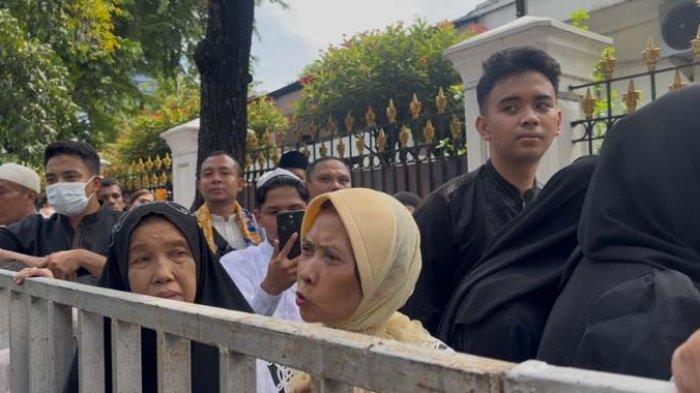 Antrean Panjang di Open House Istana Negara Picu Protes Warga, Dua Orang Pingsan