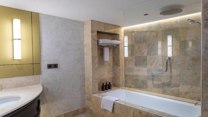 ARTOTEL BATHROOM NEW