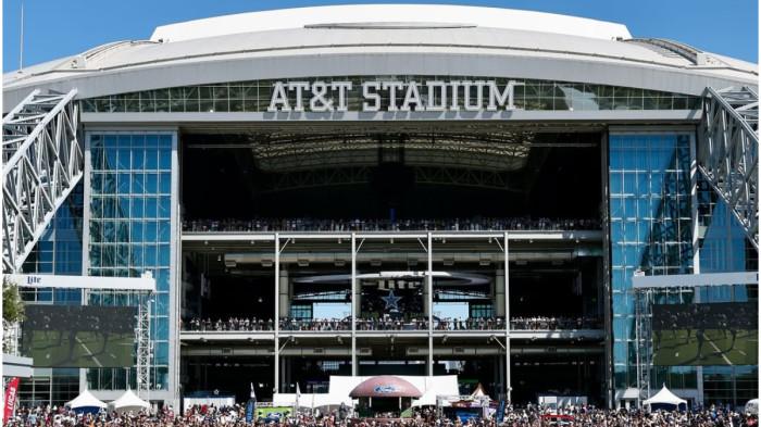 AT&T - AT&T Stadium yang terletak di Arlington, Texas, akan menjadi salah satu venue Piala Dunia 2026 mendatang.