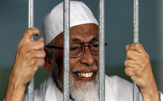 Abu Bakar Baasyir Sangkal Terlibat Bom Buku