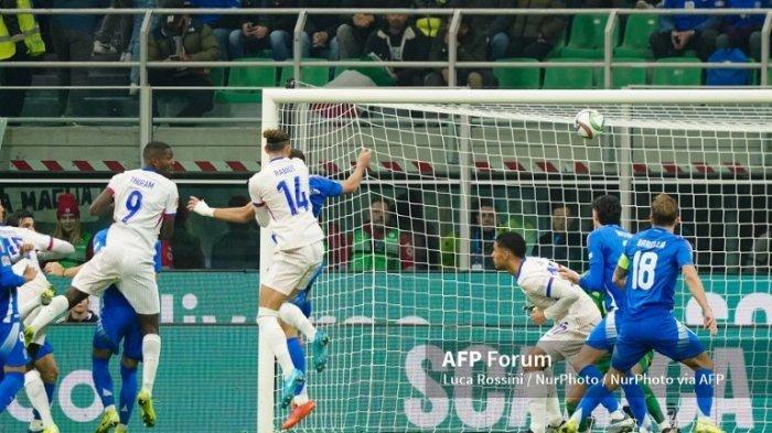 Adrien Rabiot (Prancis) mencetak gol dalam pertandingan sepak bola UEFA Nations League, Liga A, Grup A2 antara Italia dan Prancis di Milan, Italia, pada 17 November 2024, di Stadio San Siro. (Foto oleh Luca Rossini/NurPhoto)