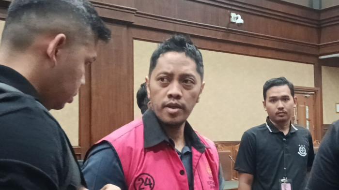 VONIS 10 TAHUN PENJARA - Terdakwa sekaligus VP Feedstock Management PT Kilang Pertamina Internasional (PT KPI) Agus Purwono saat menjalani sidang lanjutan kasus dugaan korupsi tata kelola minyak mentah dan produk kilang PT Pertamina Persero di Pengadilan Tipikor Jakarta, Jumat (20/2/2026)