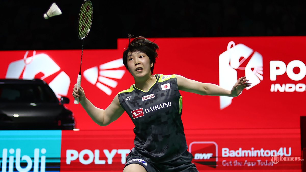 POLYTRON INDONESIA OPEN - Pebulu tangkis tunggal putri Jepang Akane Yamaguchi saat melawan pebulu tangkis Korea Selatan Sim Yu Jin pada babak semifinal Polytron Indonesia Open 2026 di Istora Senayan, Jakarta, Sabtu (6/6/2026). Akane Yamaguchi melaju ke final usai menang dua gim 21-14 dan 21-7.   TRIBUNNEWS/HERUDIN
