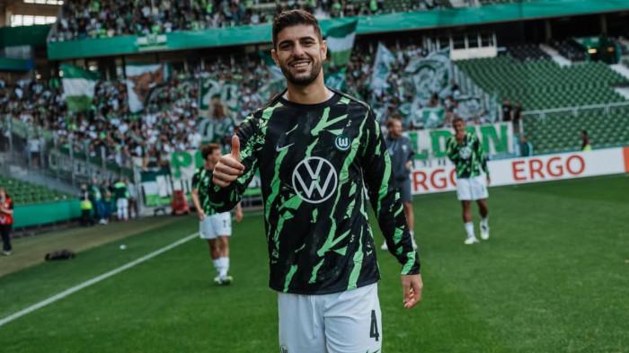 Aksi Konstantinos Koulierakis saat membela Wolfsburg