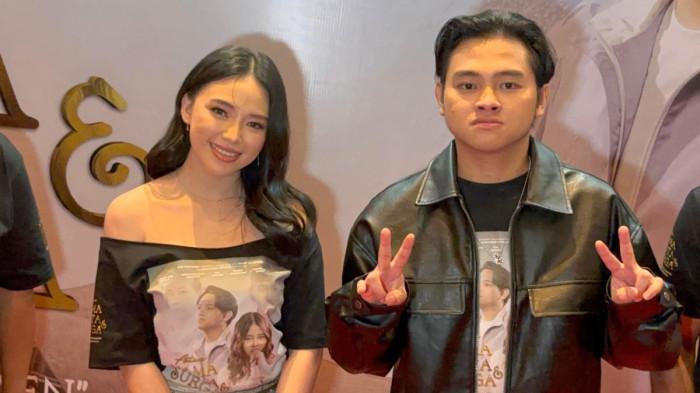 AKTING BARENG - Anneth Delliecia dan Aldy Maldini ketika ditemui di XXI Epicentrum Kuningan, Jakarta Selatan, Senin (16/2/2026). Mereka beradu peran sebagai pasangan kekasih di film 'Antara Mama, Cinta, dan Surga' (AMCS).