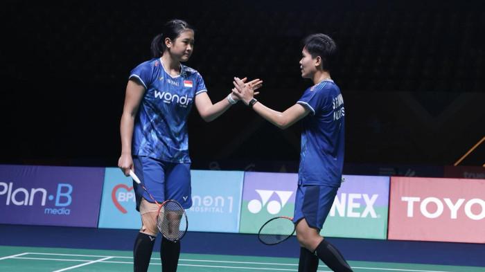 TIWI/FADIA - Pasangan ganda putri Indonesia, Amallia Cahaya Pratiwi/Siti Fadia Silva Ramadhanti, melaju ke babak final Thailand Masters 2026 seusai mengalahkan wakil Jepang, Kaho Osawa/Mai Tanabe, dengan skor 21-23, 21-12, 21-15, bertempat di Nimibutr Stadium, Bangkok, Thailand, Sabtu (31/1/2026).