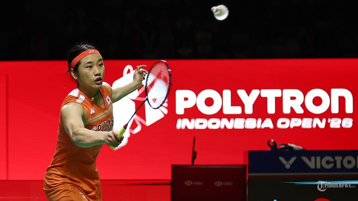 POLYTRON INDONESIA OPEN - Pebulu tangkis tunggal putri Korea Selatan An Se Young saat melawan pebulu tangkis China Chen Yu Fei pada babak semifinal Polytron Indonesia Open 2026 di Istora Senayan, Jakarta, Sabtu (6/6/2026). An Se Young melaju ke final usai menang rubber gim 21-17, 19-21 dan 23-21.   TRIBUNNEWS/HERUDIN