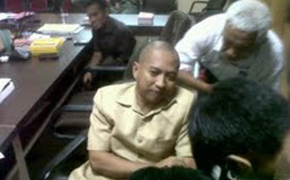 Absen Sebulan Andi Cicang Ngantor Lagi