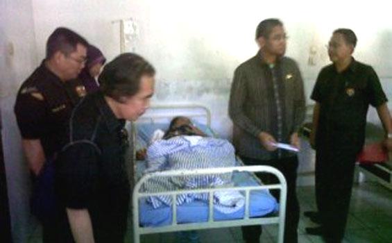 Anggota DPRD Sumsel Kunjungi Korban Penembakan