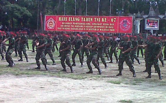 Atraksi Beladiri Isi HUT ke-67 TNI di Siantar