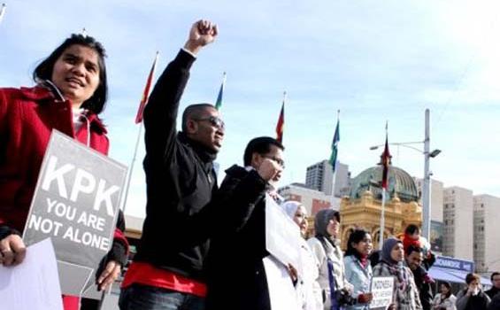 Warga Indonesia di Australia Demo Korupsi Alquran