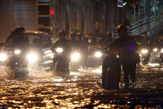 Hujan di Jakarta Diperkirakan Berlangsung Sampai Pukul 20.30 WIB.