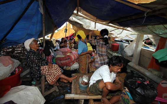 Sungai Ciujung Meluap, Tol Merak Jakarta Macet 5 Kilometer