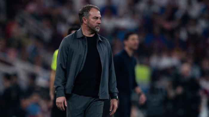 HANSI FLICK - Pelatih Barcelona, Hansi Flick, selama pertandingan final Piala Super Spanyol 2026 kontra Real Madrid di King Abdullah Sports City, Arab Saudi pada Senin (12/1/2026). (Website Barcelona - 12/1/2026)