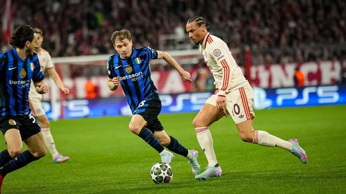 LEROY SANE - Pemain Bayern Munchen Leroy Sane mencoba mengelabui pemain Inter Milan pada leg pertama perempat final Liga Champions 2024/2025 di Stadion Allianz Arena, Rabu (9/4/2025). (Website Bayern Munchen - 9/4/2025).