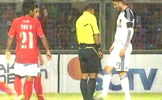 Beckham Lagi Diwawancara, Andik Nyosor Minta Tukar Kaos