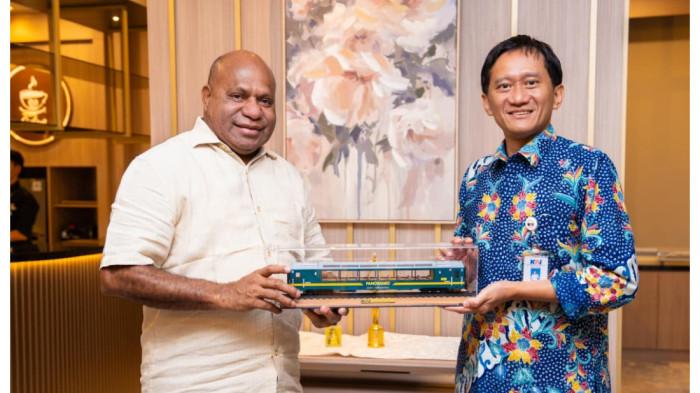 Bobby Rasyidin dan Gubernur Papua OK