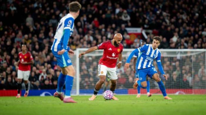 MENGGIRING BOLA - Pemain Manchester United, Bryan Mbeumo menggiring bola saat melawan Brighton di Liga Inggris 2025/2026 pada Minggu (26/10/2025) dini hari WIB. (Foto diunduh dari laman MU)