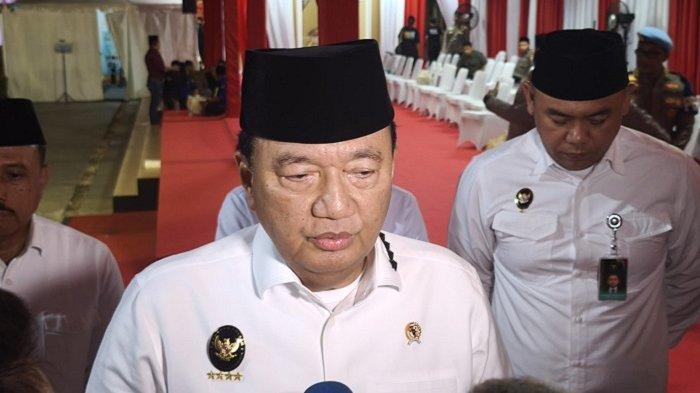 POLEMIK RUU TNI - Menteri Koordinator Bidang Politik dan Keamanan (Menkopolkam), Budi Gunawan angkat suara soal polemik RUU TNI usai menghadiri acara buka bersama TNI-Polri di Lapangan Mabes Polri, Jakarta, Senin (17/3/2025). Menurutnya RUU TNI bukan bukan untuk mengembalikan dwifungsi TNI.