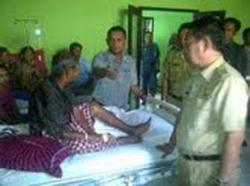 Bupati Wajo Kunjungi Pasien RSUD Lamaddukelleng