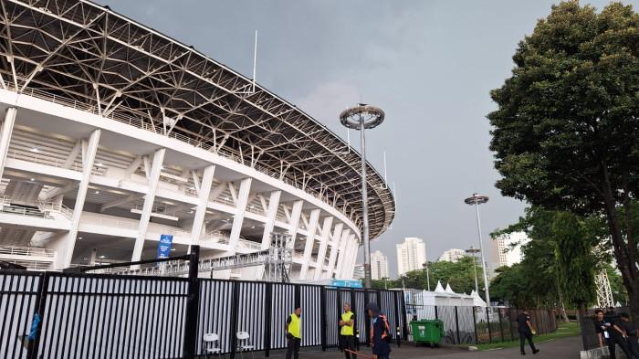 CUACA JELANG LAGA - Kondisi areas Stadion Utama Gelora Bung Karno, Senayan, Jakarta jelang mempertandingkan laga final FIFA Series yang mempertemukan Indonesia vs Bulgaria, Senin (30/3/2026). Tribunnews/Abdul Majid