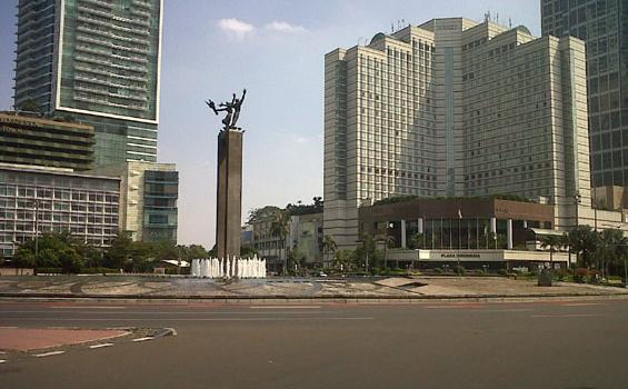 Jalan Thamrin dan Sudirman Sempat Diguyur Hujan Deras Sebelum Car Free Night