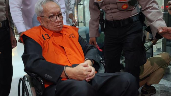 DITAHAN KPK – KPK menahan mantan Direktur Pengolahan PT Pertamina (Persero) periode 2012–2014, Chrisna Damayanto, pada Senin (5/1/2026) malam.