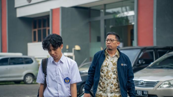 Cuplikan adegan dalam film Aku Sebelum Aku diunduh dari rilis Netflix