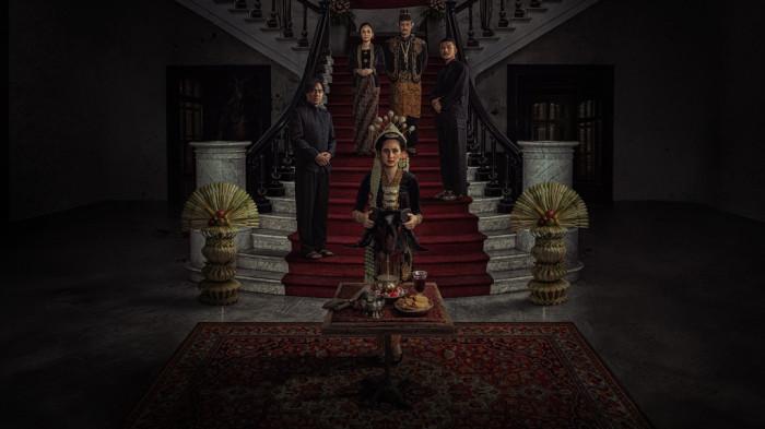 Cuplikan adegan dalam film Janur Ireng diunduh dari rilis Netflix