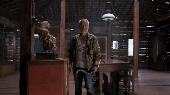 Cuplikan adegan dalam film Serangan Balik diunduh dari rilis Netflix