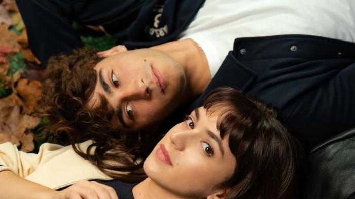 Cuplikan adegan film Dímelo bajito (Tell Me Softly) yang dirilis Prime Video