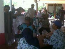 Warga Demo Tuntut Perangkat Mesum Dipecat