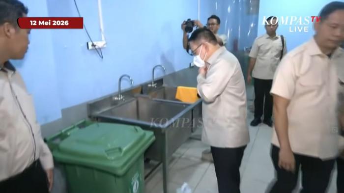 SIDAK SPPG - Kepala Staf Kepresidenan (KSP) Dudung Abdurachman melakukan inspeksi mendadak (sidak) ke Satuan Pelayanan Pemenuhan Gizi (SPPG) atau dapur program Makan Bergizi Gratis (MBG) di kawasan Petamburan dan Kebon Jeruk, Jakarta Barat, Selasa (12/5/2026). Dalam sidak tersebut, Dudung menilai dua dapur yang diperiksanya tidak layak operasional karena tidak memenuhi standar kesehatan dan sanitasi.
