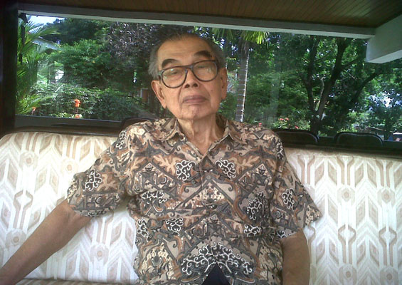 Daoed Joesoef, Ekonom Yang Teguh Berpartisipasi d Dunia Pendidikan