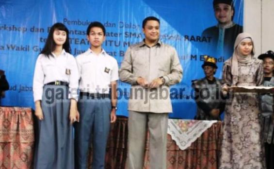Dede Yusuf: Teater Melatih Otak Kanan