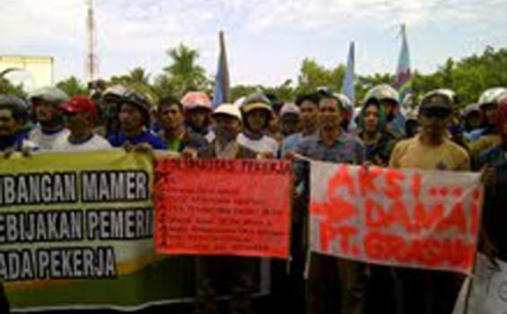 Bupati Pangkep Didemo Ribuan Buruh Marmer