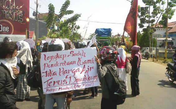 Hanya Digaji Rp 600 Ribu, Karyawan PDAM Lematang Enim Demo