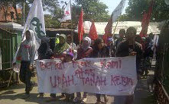 Ratusan Warga Pangalengan Demo Pengadilan