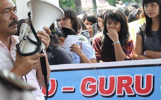 Guru Siantar Dapat Tekanan Dari Kepala Sekolah