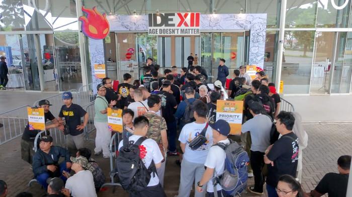 EVENT DIE CAST TERBESAR - Suasana penyelenggara Indonesia Diecast Expo 2025 di Hall 10 ICE BSD Tangerang. Event ini diikuti ratusan peserta dan berlangsung dua hari pada Sabtu-Minggu, 25-26 Oktober 2025.