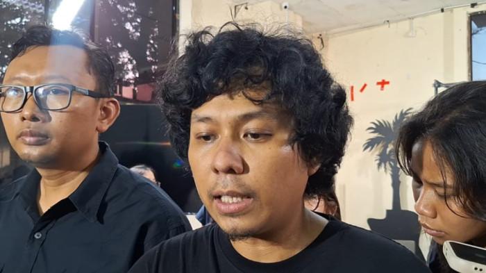 TEROR AIR KERAS - Koordinator Kontras, Dimas Bagus Arya dan Ketua Umum YLBHI, Muhammad Isnur di Gedung YLBHI, Jakarta Pusat, Jumat (13/3/2026).