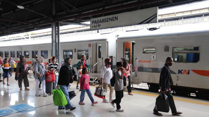 Diskon tiket kereta ekonomi Stasiun Pasar Senen