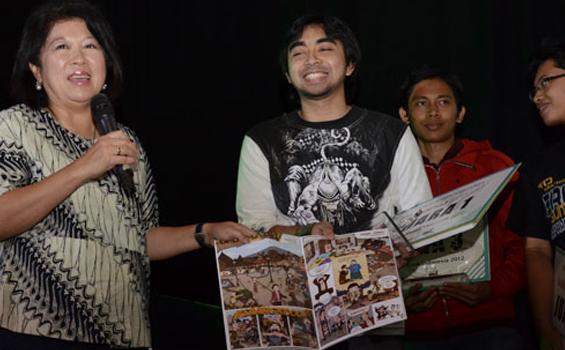 Dosen Ini Menangi Kompetisi Komik Secara Tak Sengaja