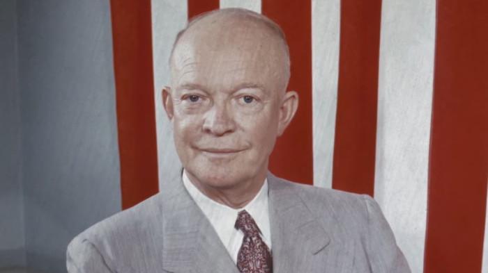 Dwight David Eisenhower menjabat sebagai presiden Amerika Serikat