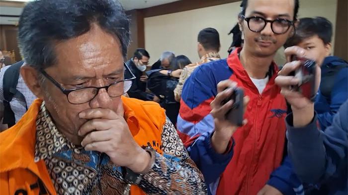 VONIS 4 TAHUN - Mantan Direktur Utama PT Industri Hutan V (Inhutani V), Dicky Yuana Rady, divonis 4 tahun penjara dalam perkara suap yang berkaitan dengan jabatannya. Vonis dibacakan majelis hakim di Ruang Sidang Wirjono 4 Pengadilan Tindak Pidana Korupsi (Tipikor) Jakarta Pusat, Kamis (9/4/2026).
