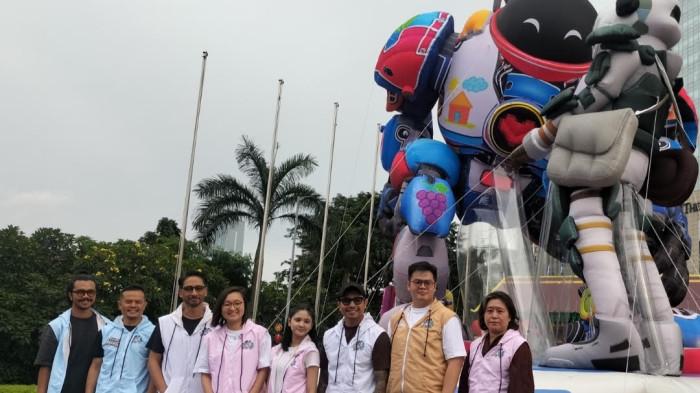 FILM PELANGI DI MARS- Konferensi pers Pelangi di Mars yang dihadiri kreator, pemain, dan Wakil Menteri Ekonomi Kreatif Irene Umar di peluncuran balon raksasa karakter Batik dan Pelangi di kawasan SCBD, Jakarta Selatan, Kamis (19/2/2026).