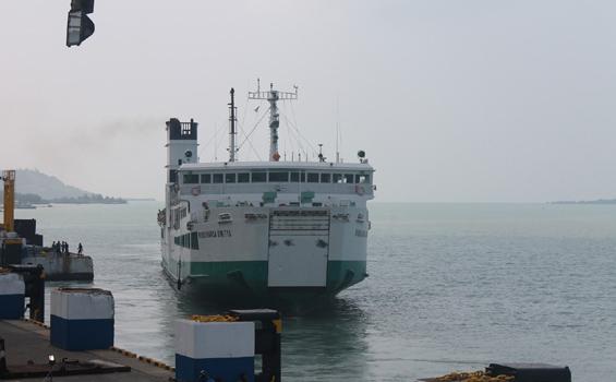 Kuat Arus Buat Dua Kapal Roro Sulit Sandar di Bakauheni
